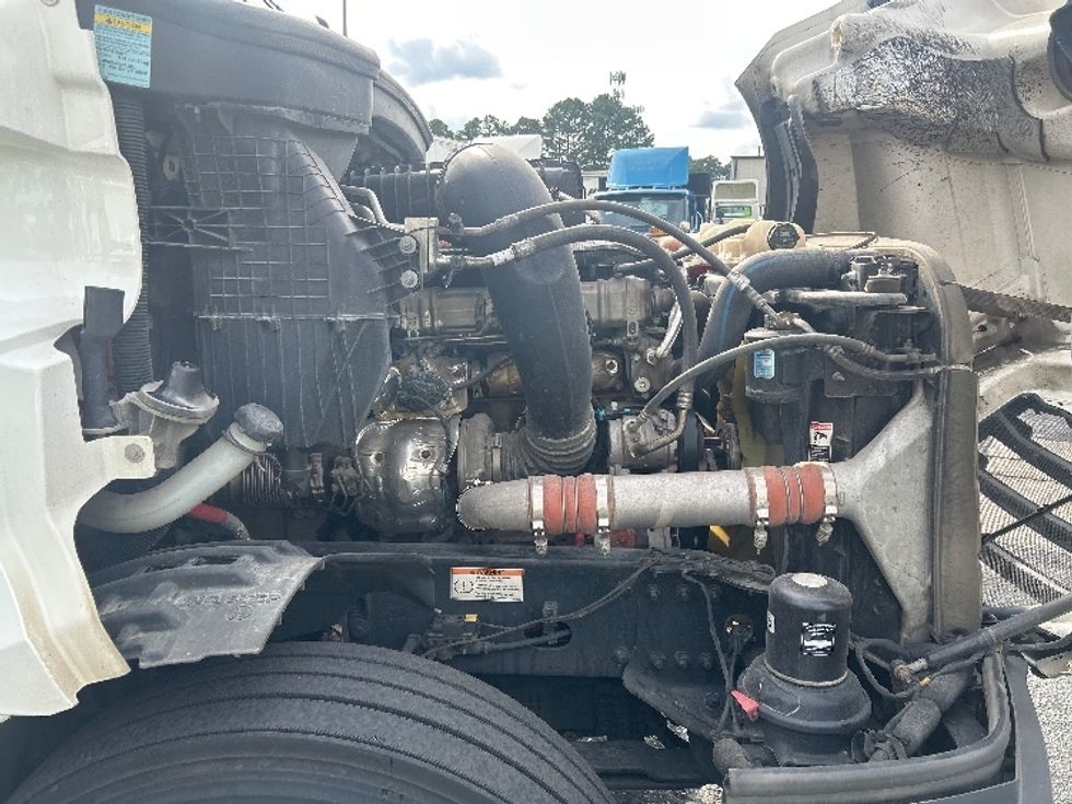 Sleeper Tractor-Heavy Duty Tractors-Freightliner-2022-T12664ST-Charlotte-NC-495,412\n\t\tmiles-$ 71,250 - Image 20