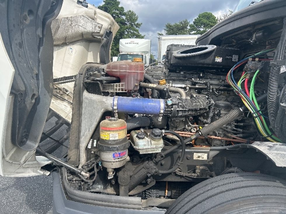 Sleeper Tractor-Heavy Duty Tractors-Freightliner-2022-T12664ST-Charlotte-NC-495,412\n\t\tmiles-$ 71,250 - Image 21