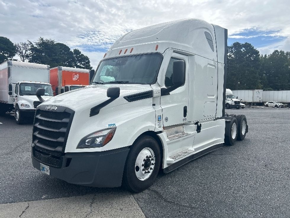 Sleeper Tractor-Heavy Duty Tractors-Freightliner-2022-T12664ST-Charlotte-NC-495,412\n\t\tmiles-$ 71,250 - Image 3