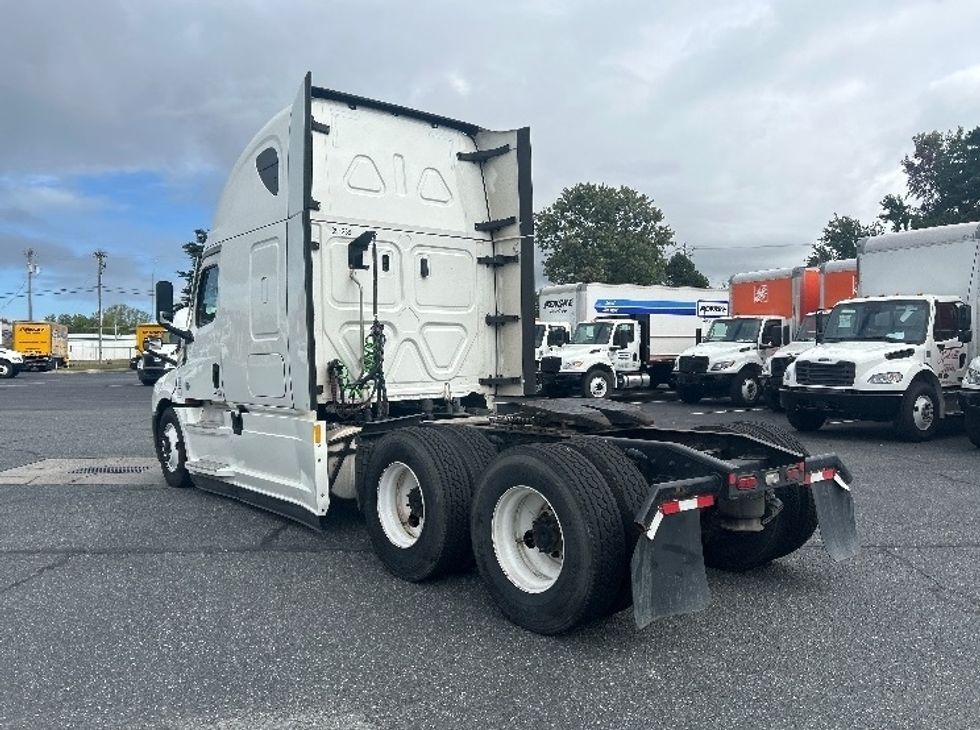 Sleeper Tractor-Heavy Duty Tractors-Freightliner-2022-T12664ST-Charlotte-NC-495,412\n\t\tmiles-$ 71,250 - Image 5