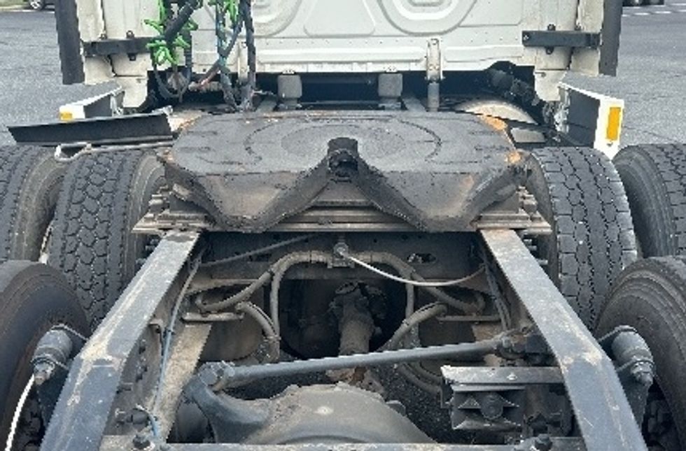 Sleeper Tractor-Heavy Duty Tractors-Freightliner-2022-T12664ST-Charlotte-NC-495,412\n\t\tmiles-$ 71,250 - Image 6