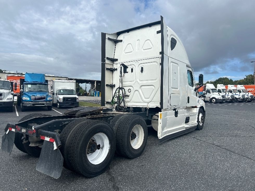 Sleeper Tractor-Heavy Duty Tractors-Freightliner-2022-T12664ST-Charlotte-NC-495,412\n\t\tmiles-$ 71,250 - Image 7