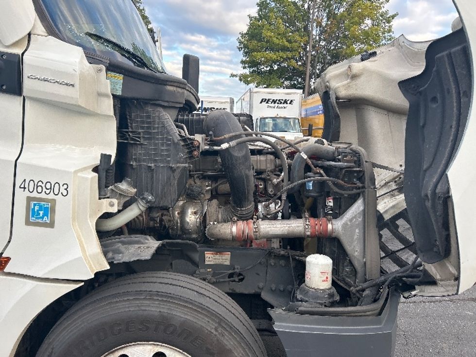 Sleeper Tractor-Heavy Duty Tractors-Freightliner-2022-T12664ST-Charlotte-NC-588,667\n\t\tmiles-$ 60,250 - Image 19