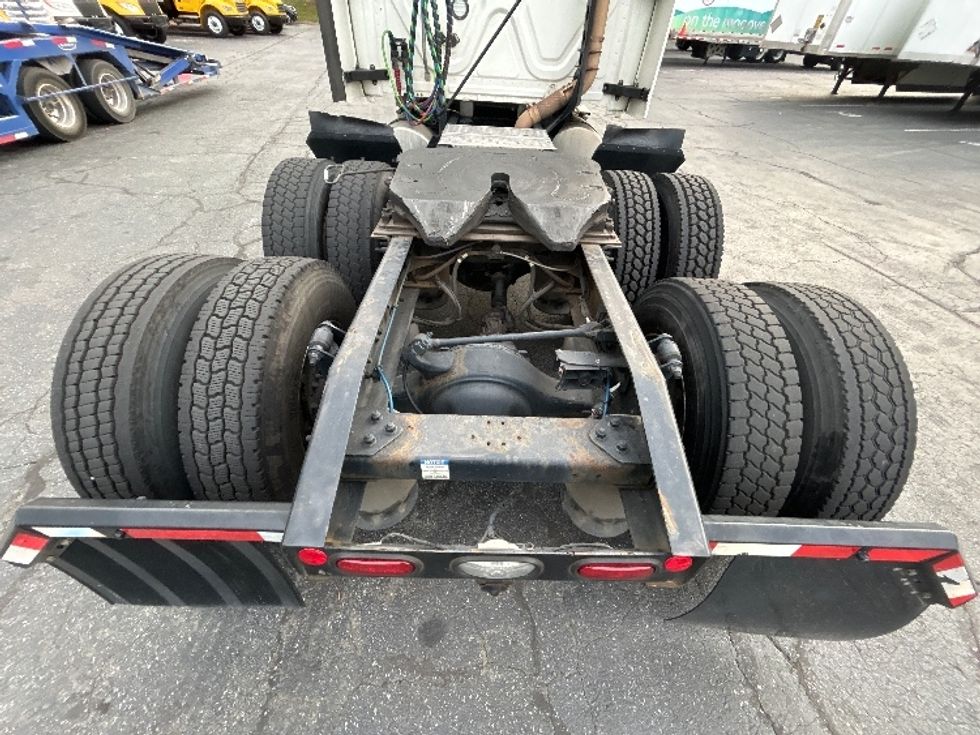 Sleeper Tractor-Heavy Duty Tractors-Freightliner-2022-T12664ST-Charlotte-NC-588,667\n\t\tmiles-$ 60,250 - Image 5