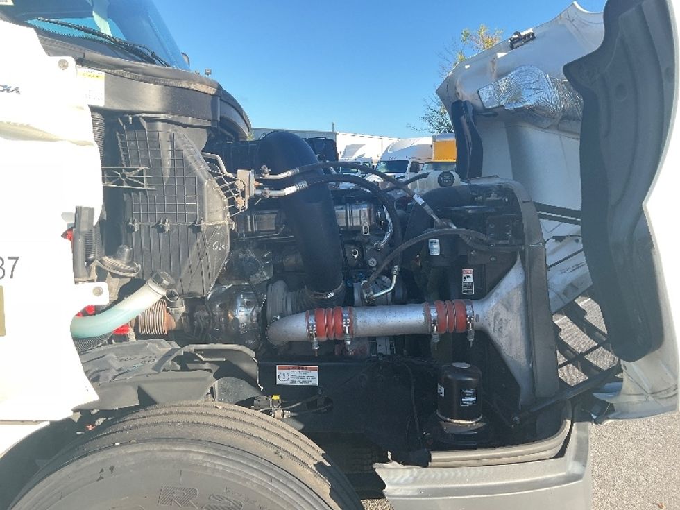 Sleeper Tractor-Heavy Duty Tractors-Freightliner-2022-T12664ST-Chattanooga-TN-266,623\n\t\tmiles-$ 95,000 - Image 20