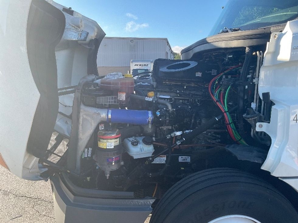 Sleeper Tractor-Heavy Duty Tractors-Freightliner-2022-T12664ST-Chattanooga-TN-266,623\n\t\tmiles-$ 95,000 - Image 21