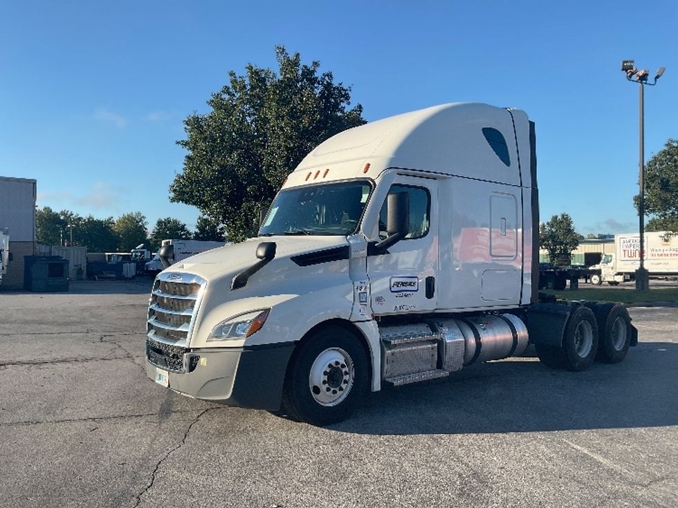 Sleeper Tractor-Heavy Duty Tractors-Freightliner-2022-T12664ST-Chattanooga-TN-266,623\n\t\tmiles-$ 95,000 - Image 3