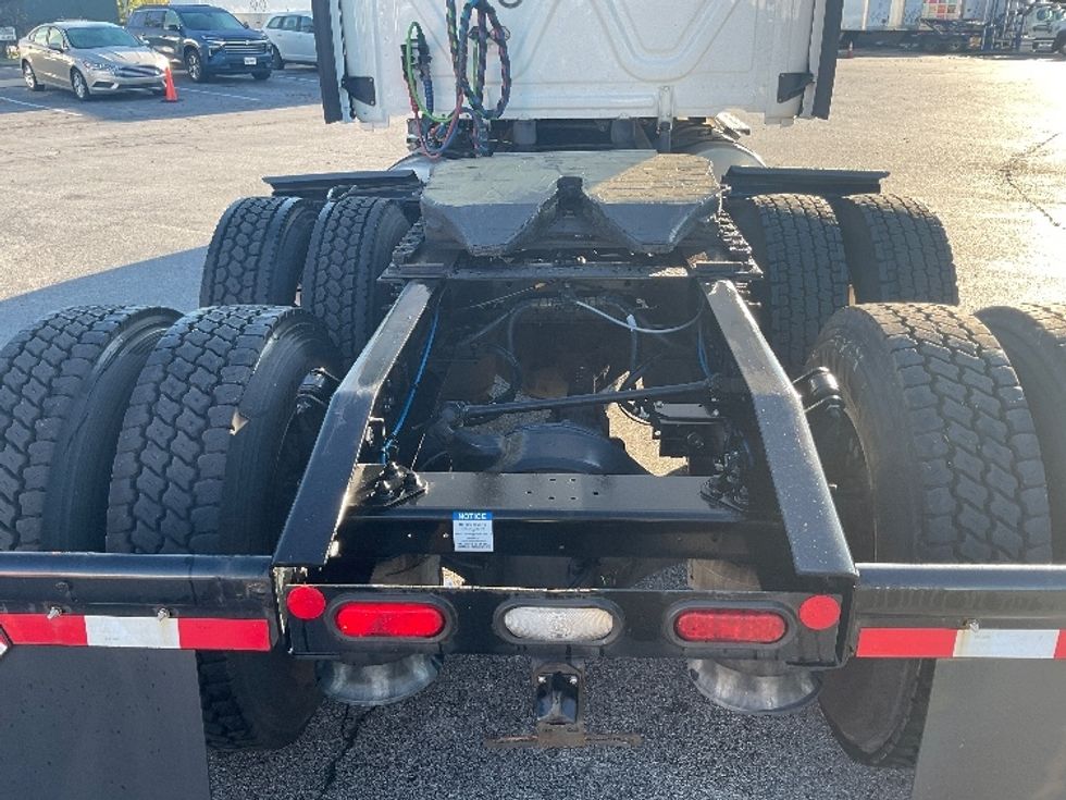 Sleeper Tractor-Heavy Duty Tractors-Freightliner-2022-T12664ST-Chattanooga-TN-266,623\n\t\tmiles-$ 95,000 - Image 6