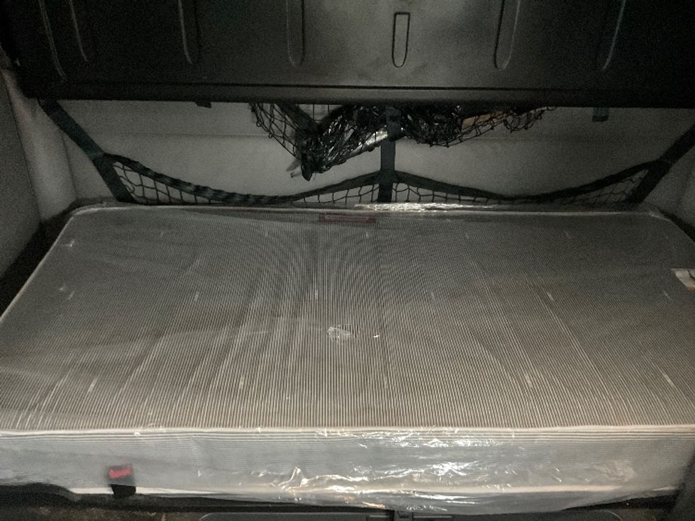 Sleeper Tractor-Heavy Duty Tractors-Freightliner-2022-T12664ST-Chattanooga-TN-289,437\n\t\tmiles-$ 89,000 - Image 16