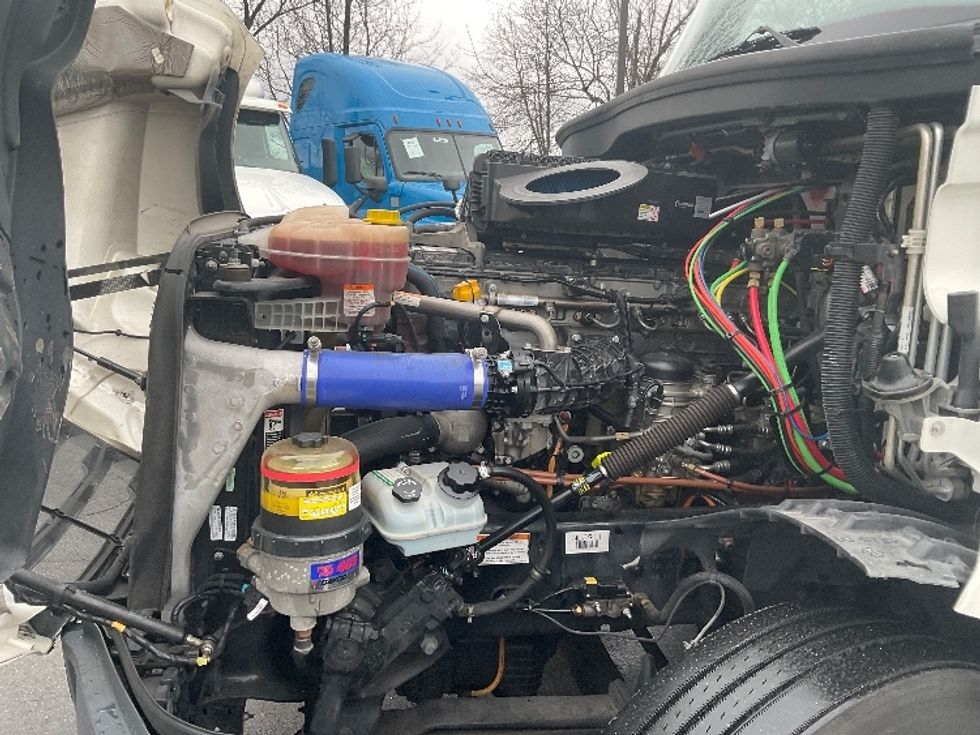 Sleeper Tractor-Heavy Duty Tractors-Freightliner-2022-T12664ST-Chattanooga-TN-289,437\n\t\tmiles-$ 89,000 - Image 21