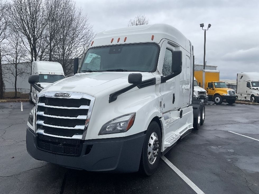 Sleeper Tractor-Heavy Duty Tractors-Freightliner-2022-T12664ST-Chattanooga-TN-289,437\n\t\tmiles-$ 89,000 - Image 3