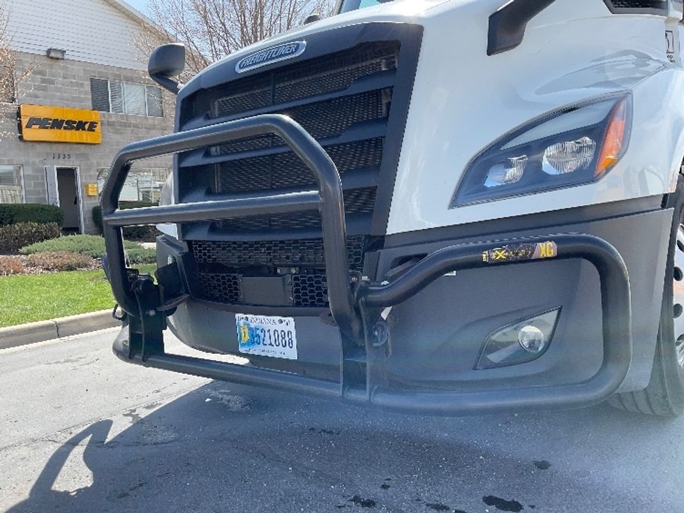 Sleeper Tractor-Heavy Duty Tractors-Freightliner-2022-T12664ST-Chattanooga-TN-575,085\n\t\tmiles-$ 67,250 - Image 22