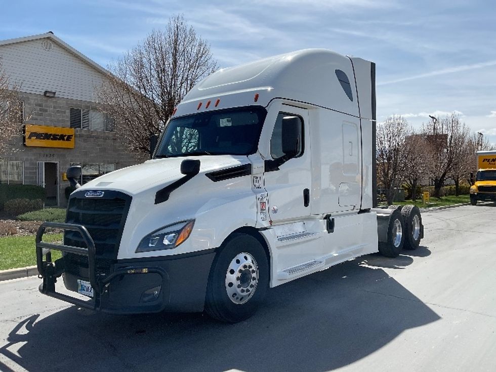 Sleeper Tractor-Heavy Duty Tractors-Freightliner-2022-T12664ST-Chattanooga-TN-575,085\n\t\tmiles-$ 67,250 - Image 3