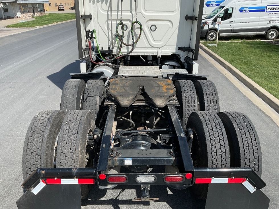 Sleeper Tractor-Heavy Duty Tractors-Freightliner-2022-T12664ST-Chattanooga-TN-575,085\n\t\tmiles-$ 67,250 - Image 6