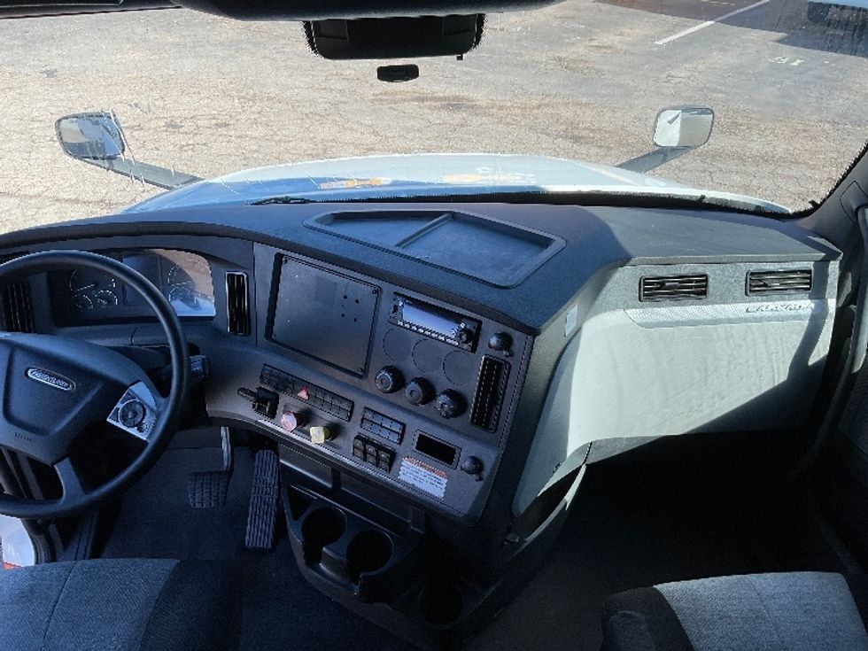 Sleeper Tractor-Heavy Duty Tractors-Freightliner-2022-T12664ST-Chattanooga-TN-594,446\n\t\tmiles-$ 72,250 - Image 12