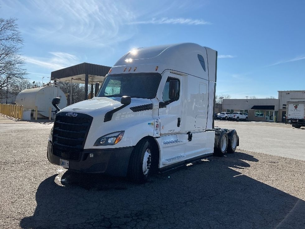 Sleeper Tractor-Heavy Duty Tractors-Freightliner-2022-T12664ST-Chattanooga-TN-594,446\n\t\tmiles-$ 72,250 - Image 3