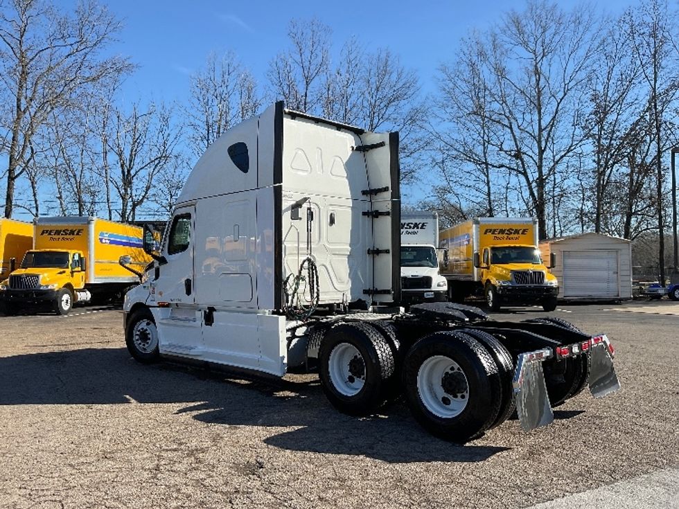 Sleeper Tractor-Heavy Duty Tractors-Freightliner-2022-T12664ST-Chattanooga-TN-594,446\n\t\tmiles-$ 72,250 - Image 5