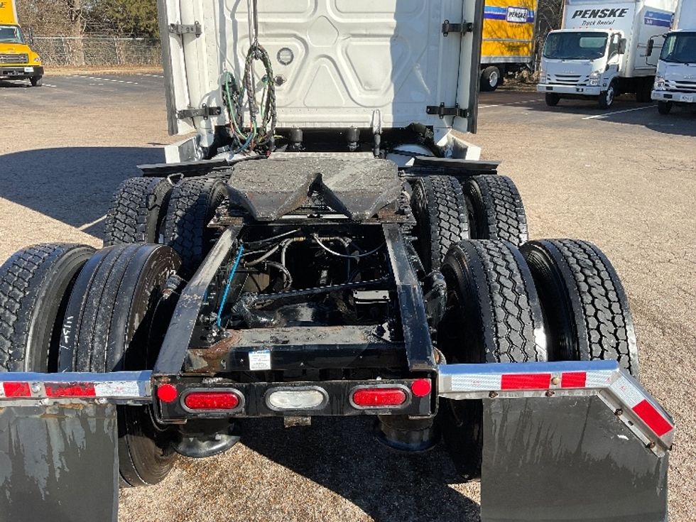 Sleeper Tractor-Heavy Duty Tractors-Freightliner-2022-T12664ST-Chattanooga-TN-594,446\n\t\tmiles-$ 72,250 - Image 6