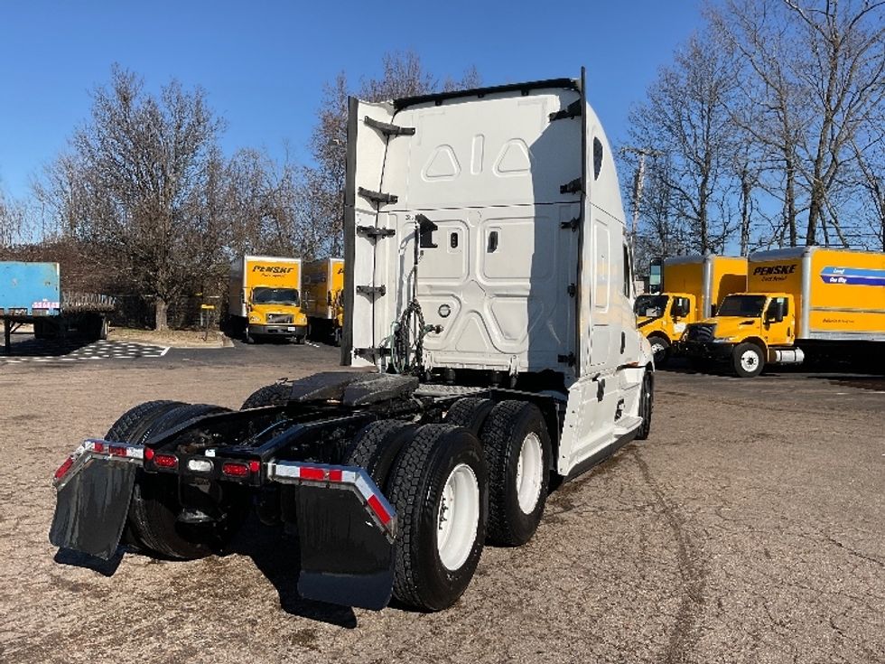 Sleeper Tractor-Heavy Duty Tractors-Freightliner-2022-T12664ST-Chattanooga-TN-594,446\n\t\tmiles-$ 72,250 - Image 7