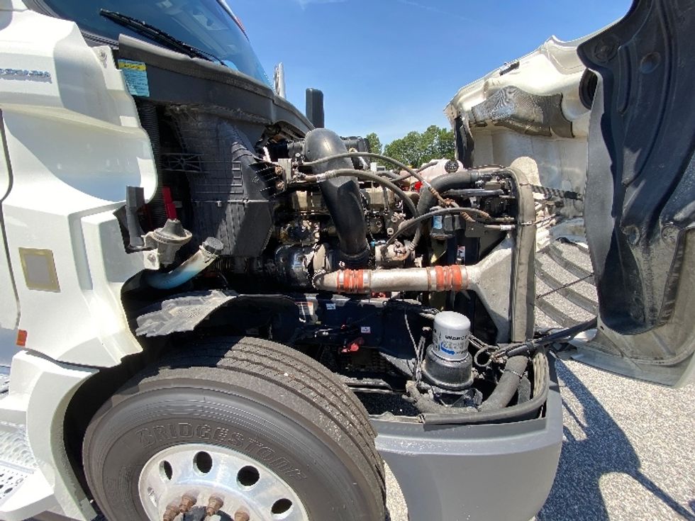 Sleeper Tractor-Heavy Duty Tractors-Freightliner-2022-T12664ST-Chester-VA-425,434\n\t\tmiles-$ 82,000 - Image 20