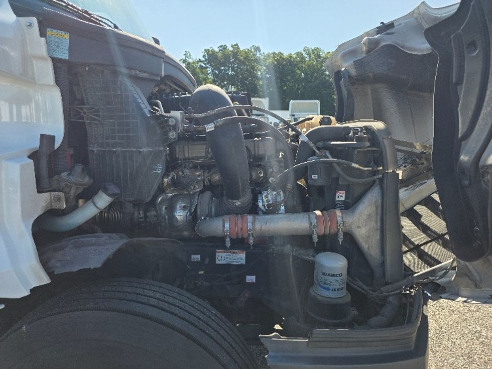 Sleeper Tractor-Heavy Duty Tractors-Freightliner-2022-T12664ST-Chester-VA-443,205\n\t\tmiles-$ 85,750 - Image 20