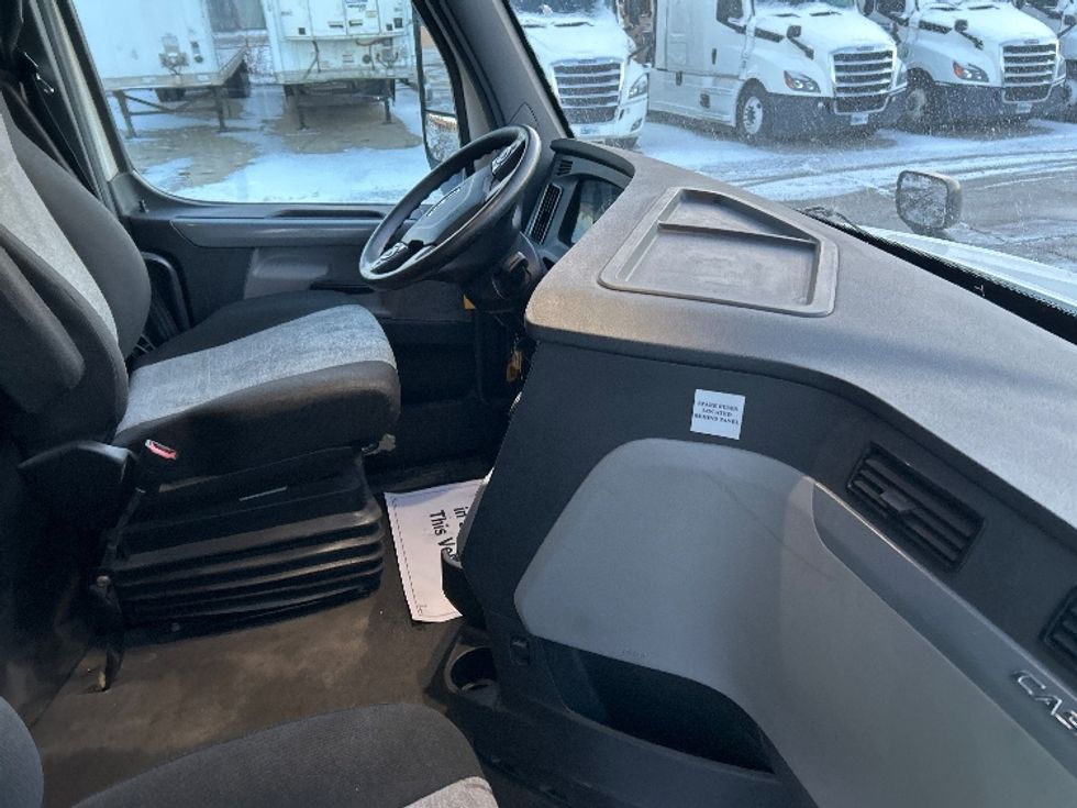 Sleeper Tractor-Heavy Duty Tractors-Freightliner-2022-T12664ST-Chicago (Melrose Park)-IL-328,574\n\t\tmiles-$ 79,000 - Image 15