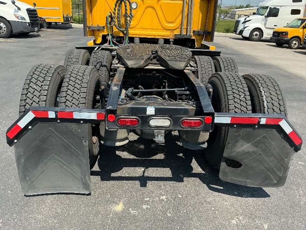 Sleeper Tractor-Heavy Duty Tractors-Freightliner-2022-T12664ST-Chicago (Melrose Park)-IL-475,722\n\t\tmiles-$ 66,750 - Image 6