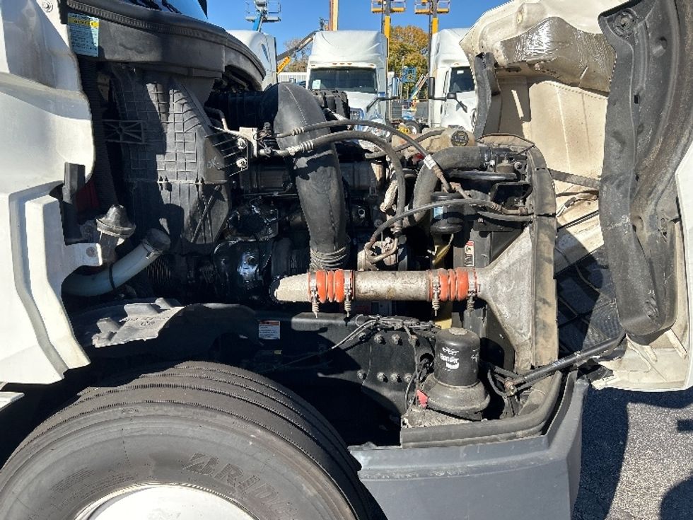 Sleeper Tractor-Heavy Duty Tractors-Freightliner-2022-T12664ST-Chicago (Melrose Park)-IL-575,196\n\t\tmiles-$ 58,750 - Image 20