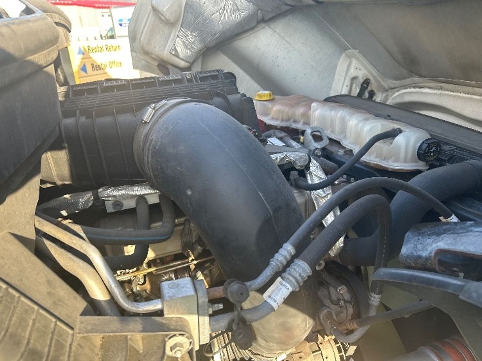 Sleeper Tractor-Heavy Duty Tractors-Freightliner-2022-T12664ST-Chicopee-MA-336,636\n\t\tmiles-$ 76,750 - Image 20