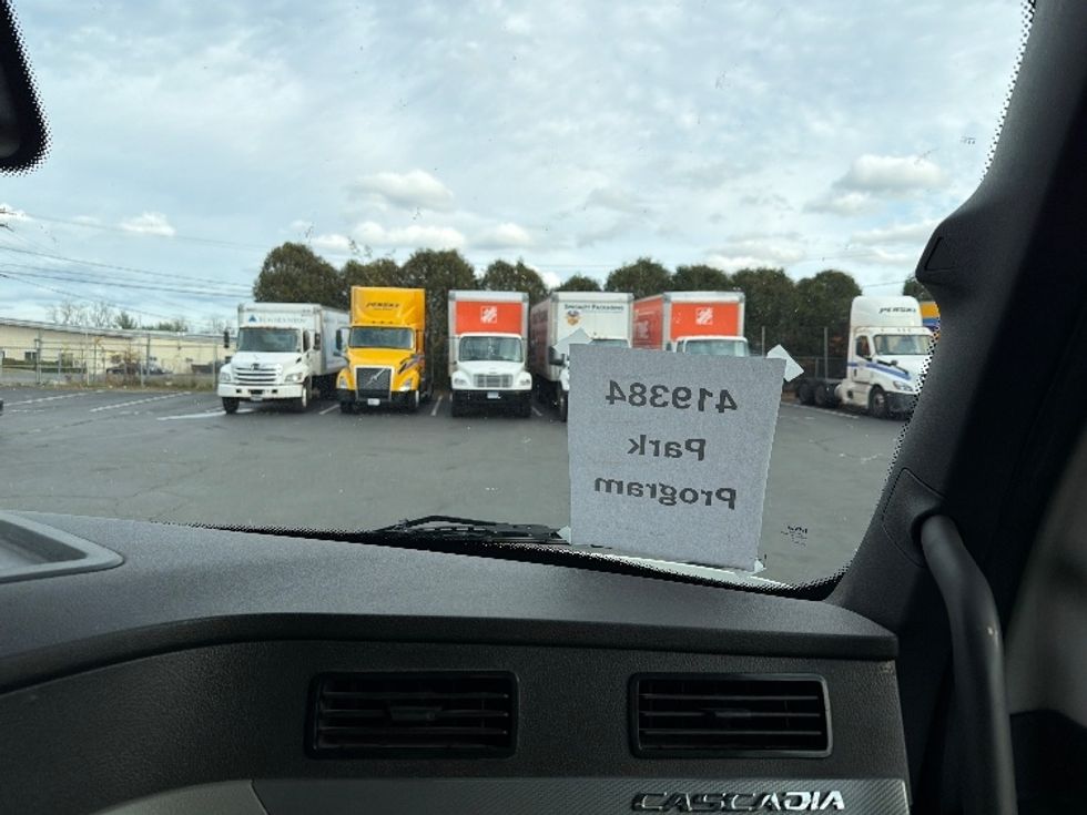 Sleeper Tractor-Heavy Duty Tractors-Freightliner-2022-T12664ST-Chicopee-MA-436,790\n\t\tmiles-$ 73,750 - Image 14