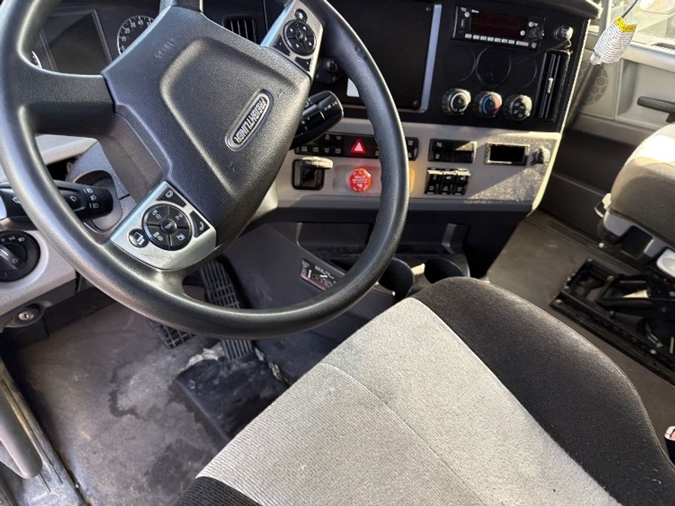 Sleeper Tractor-Heavy Duty Tractors-Freightliner-2022-T12664ST-Chicopee-MA-454,202\n\t\tmiles-$ 74,000 - Image 10