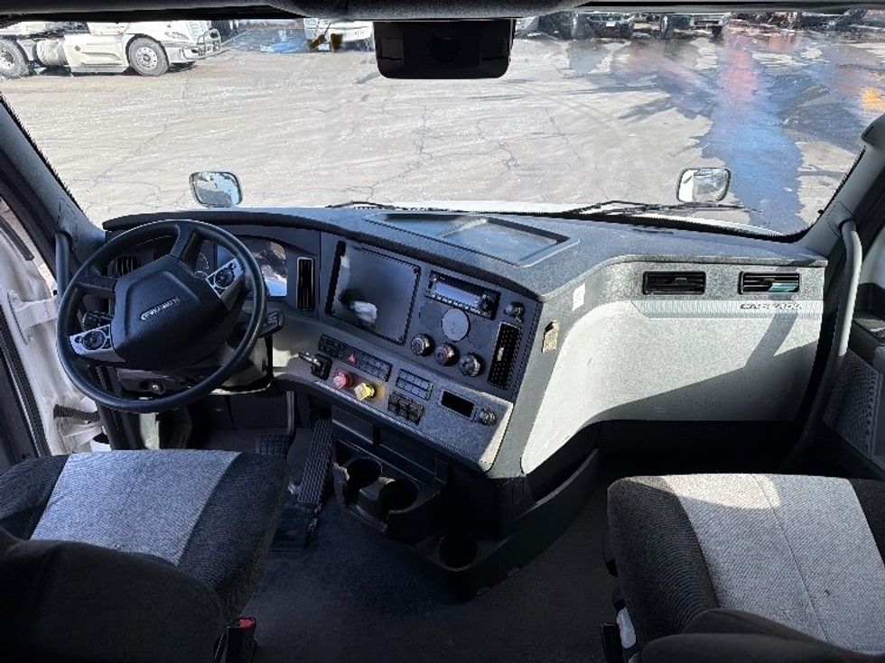 Sleeper Tractor-Heavy Duty Tractors-Freightliner-2022-T12664ST-Chicopee-MA-454,202\n\t\tmiles-$ 74,000 - Image 12