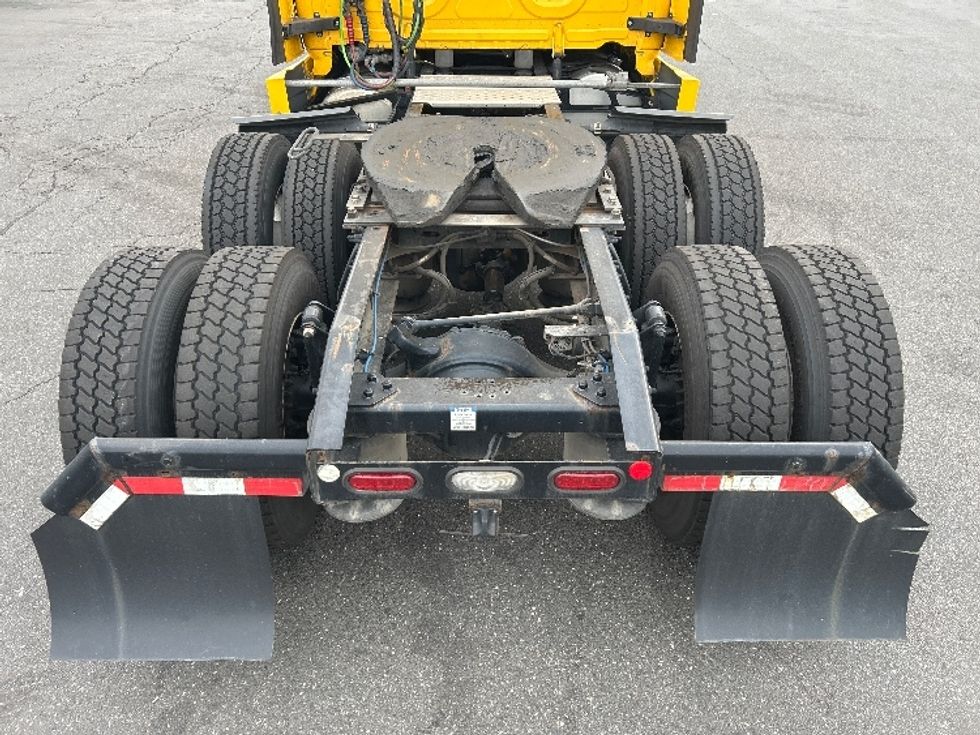 Sleeper Tractor-Heavy Duty Tractors-Freightliner-2022-T12664ST-Chicopee-MA-463,338\n\t\tmiles-$ 68,000 - Image 6