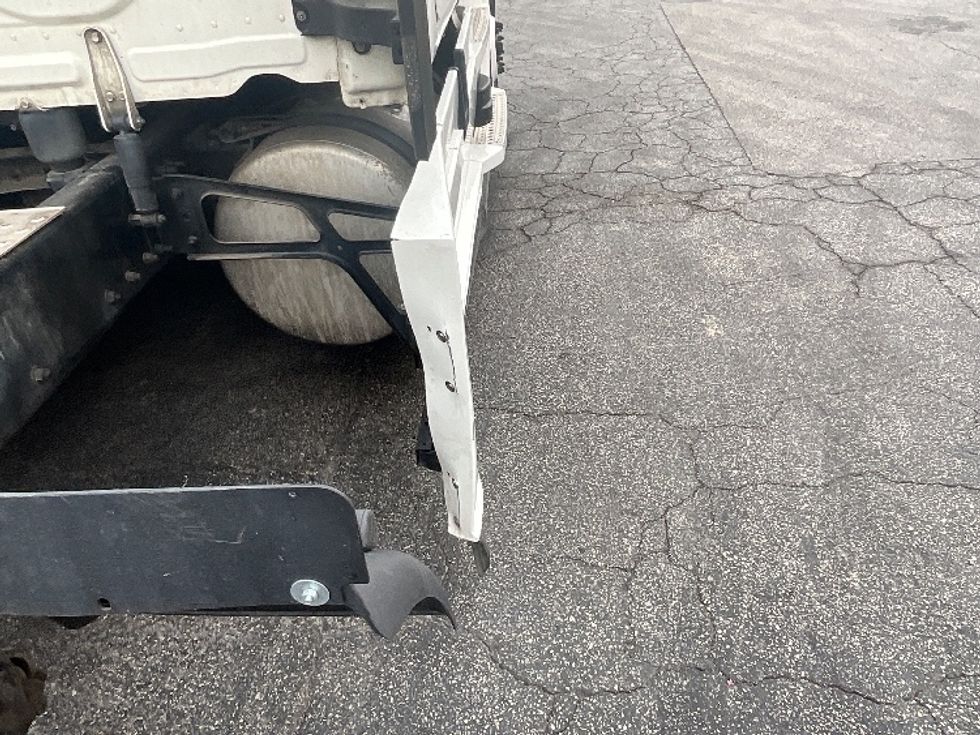 Sleeper Tractor-Heavy Duty Tractors-Freightliner-2022-T12664ST-Chino-CA-554,157\n\t\tmiles-$ 74,250 - Image 26
