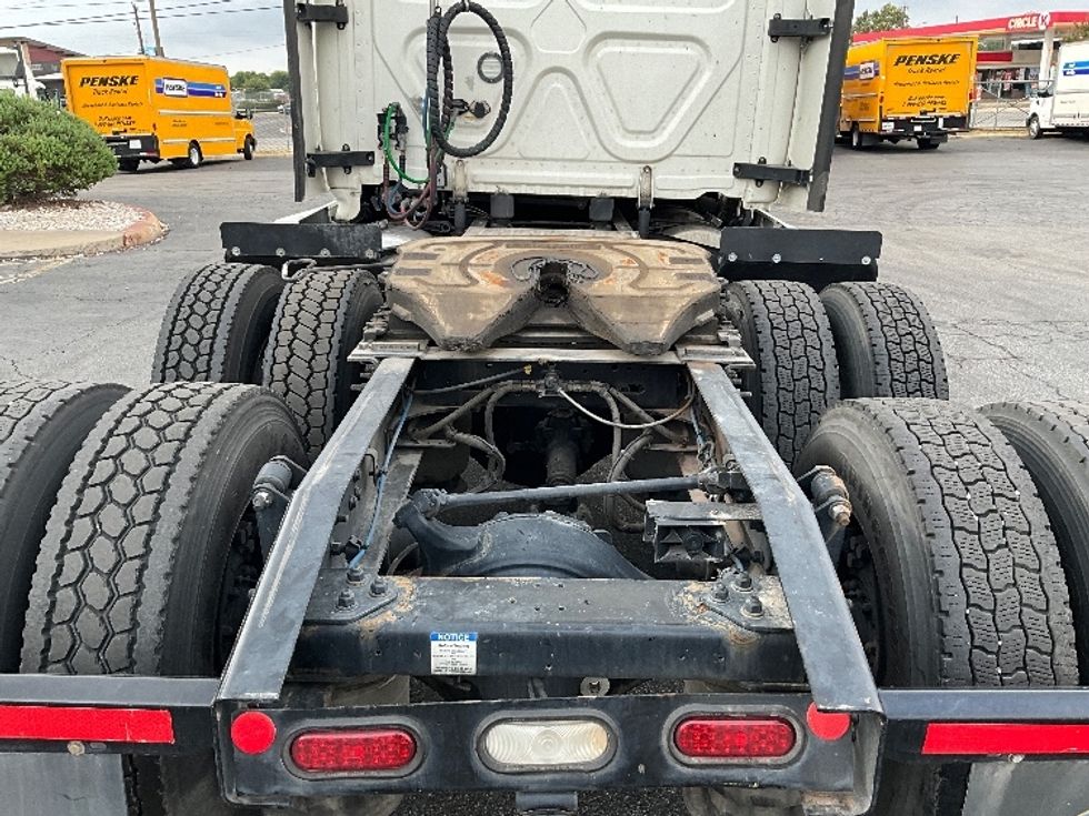 Sleeper Tractor-Heavy Duty Tractors-Freightliner-2022-T12664ST-Chino-CA-554,157\n\t\tmiles-$ 74,250 - Image 6