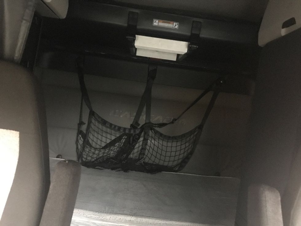 Sleeper Tractor-Heavy Duty Tractors-Freightliner-2022-T12664ST-Chino-CA-588,843\n\t\tmiles-$ 66,000 - Image 16