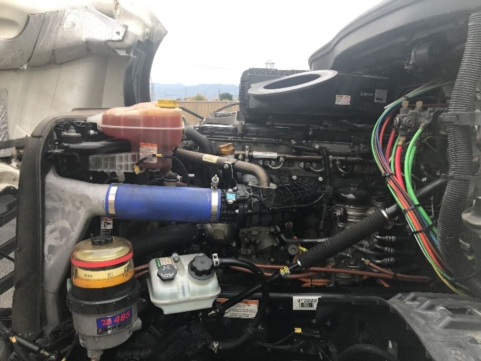 Sleeper Tractor-Heavy Duty Tractors-Freightliner-2022-T12664ST-Chino-CA-588,843\n\t\tmiles-$ 66,000 - Image 21