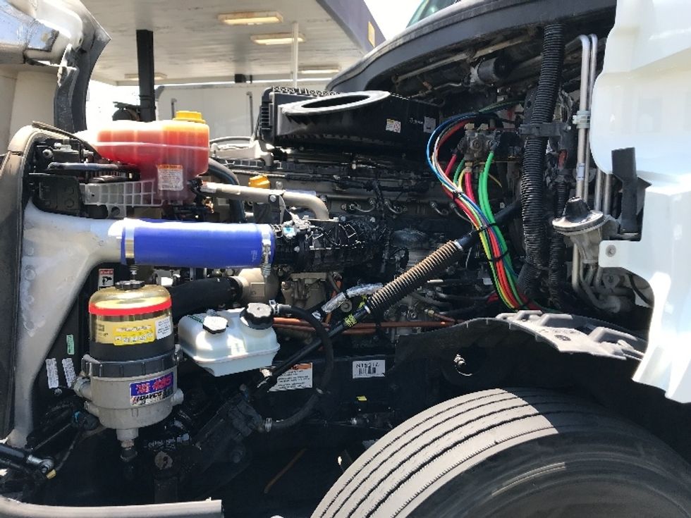 Sleeper Tractor-Heavy Duty Tractors-Freightliner-2022-T12664ST-Cincinnati-OH-249,947\n\t\tmiles-$ 86,250 - Image 21