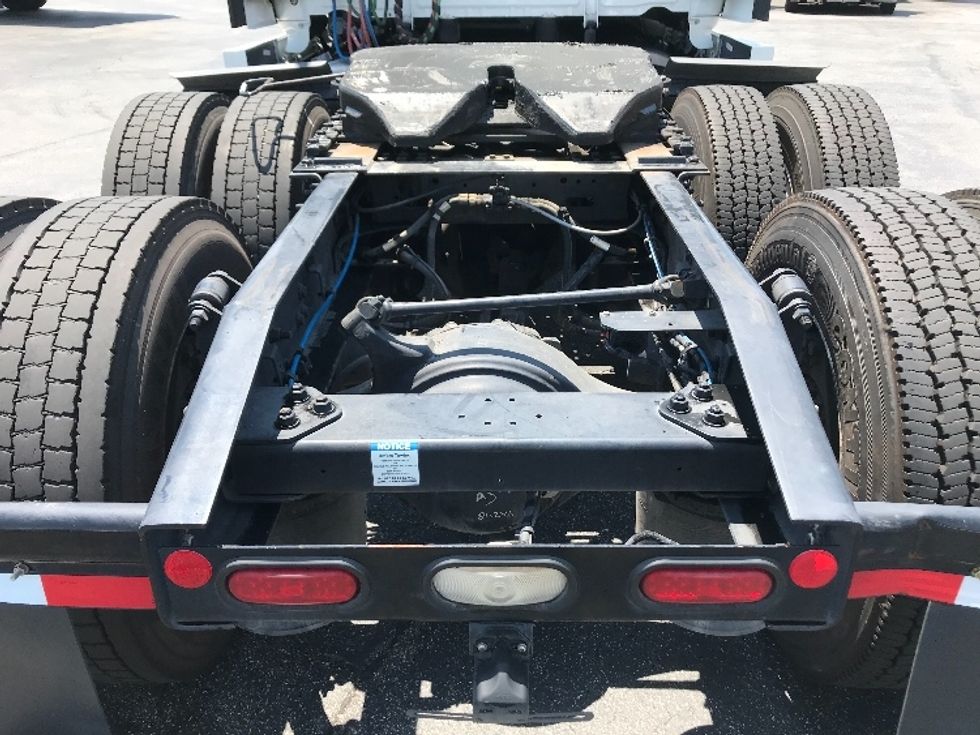 Sleeper Tractor-Heavy Duty Tractors-Freightliner-2022-T12664ST-Cincinnati-OH-249,947\n\t\tmiles-$ 86,250 - Image 6