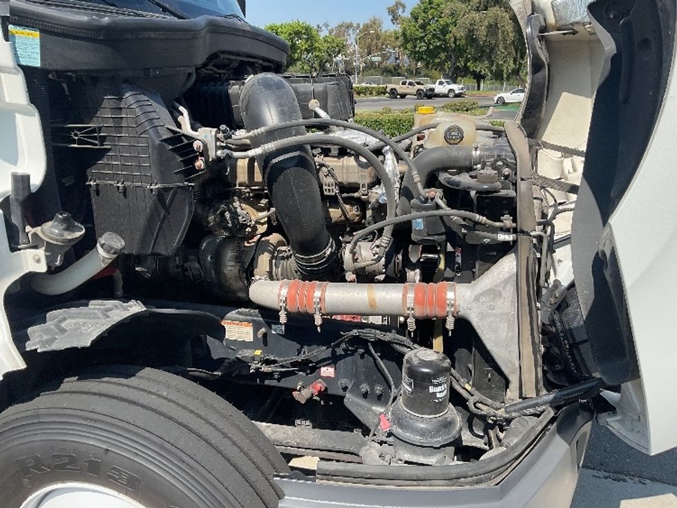 Sleeper Tractor-Heavy Duty Tractors-Freightliner-2022-T12664ST-City Of Industry-CA-526,313\n\t\tmiles-$ 77,000 - Image 20