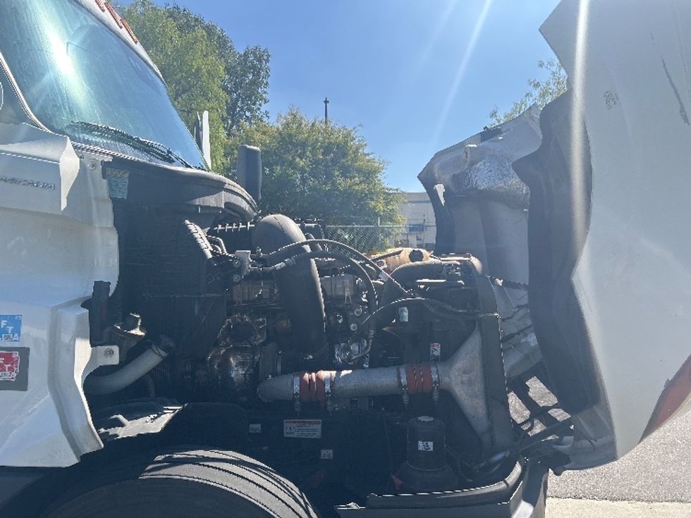 Sleeper Tractor-Heavy Duty Tractors-Freightliner-2022-T12664ST-City Of Industry-CA-567,264\n\t\tmiles-$ 71,750 - Image 19