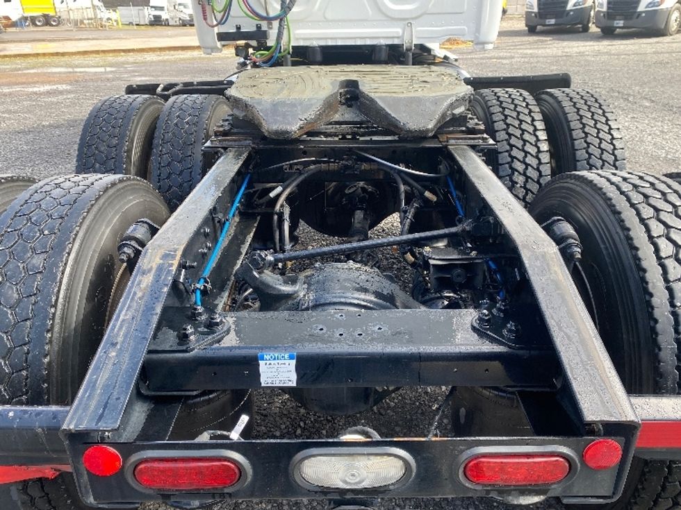 Sleeper Tractor-Heavy Duty Tractors-Freightliner-2022-T12664ST-Cleveland-TN-270,736\n\t\tmiles-$ 87,500 - Image 6