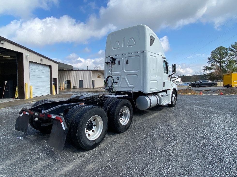 Sleeper Tractor-Heavy Duty Tractors-Freightliner-2022-T12664ST-Cleveland-TN-270,736\n\t\tmiles-$ 87,500 - Image 7