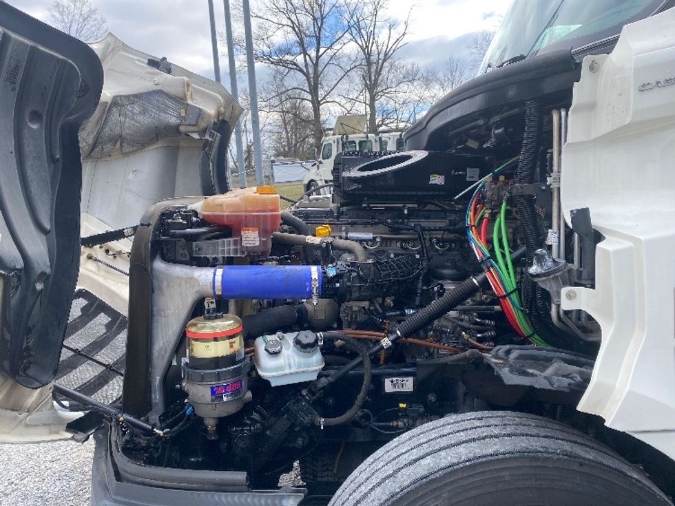 Sleeper Tractor-Heavy Duty Tractors-Freightliner-2022-T12664ST-Cleveland-TN-275,548\n\t\tmiles-$ 87,250 - Image 20