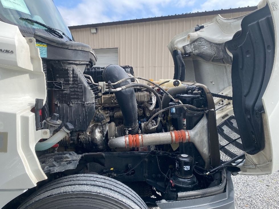 Sleeper Tractor-Heavy Duty Tractors-Freightliner-2022-T12664ST-Cleveland-TN-311,299\n\t\tmiles-$ 84,500 - Image 20