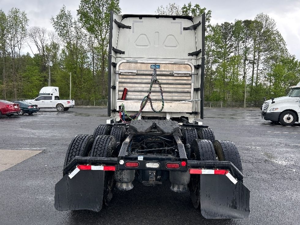 Sleeper Tractor-Heavy Duty Tractors-Freightliner-2022-T12664ST-Cleveland-TN-354,149\n\t\tmiles-$ 88,250 - Image 6