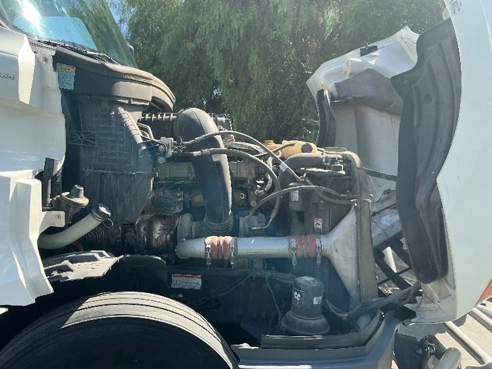 Sleeper Tractor-Heavy Duty Tractors-Freightliner-2022-T12664ST-Cleveland-TN-561,770\n\t\tmiles-$ 66,000 - Image 21