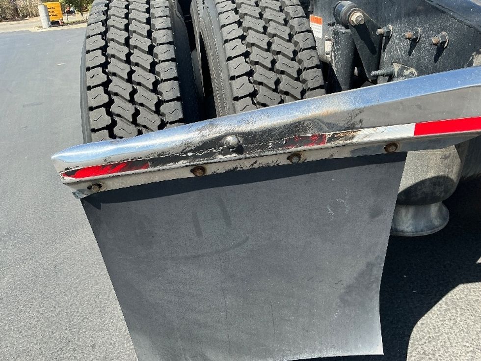 Sleeper Tractor-Heavy Duty Tractors-Freightliner-2022-T12664ST-Cleveland-TN-561,770\n\t\tmiles-$ 66,000 - Image 25