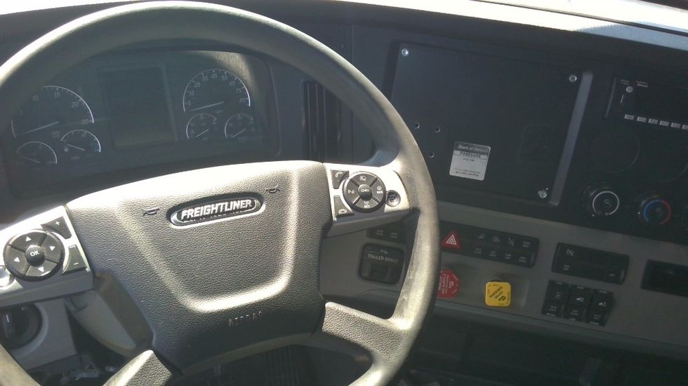 Sleeper Tractor-Heavy Duty Tractors-Freightliner-2022-T12664ST-Columbia-TN-449,787\n\t\tmiles-$ 78,500 - Image 11