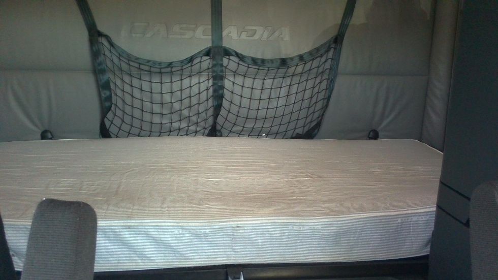 Sleeper Tractor-Heavy Duty Tractors-Freightliner-2022-T12664ST-Columbia-TN-449,787\n\t\tmiles-$ 78,500 - Image 17